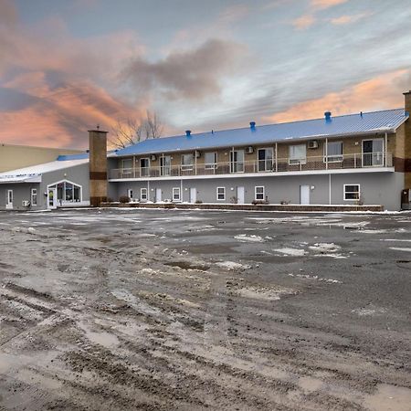 Motel Et Condo Chez Charley Sainte-Anne-de-Beaupré Exterior foto